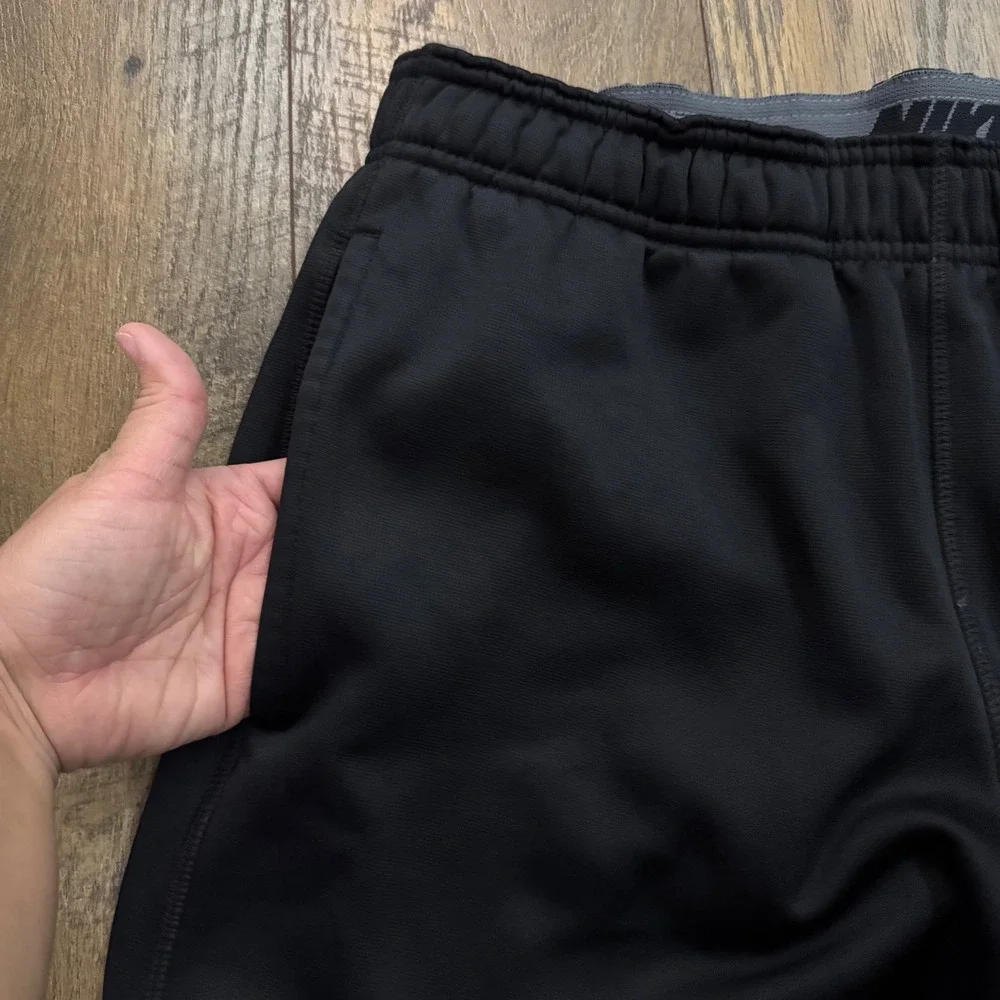 Nike Therma-FIT Mens S Training Pants Black Fleece Lined Straight Leg Pocket